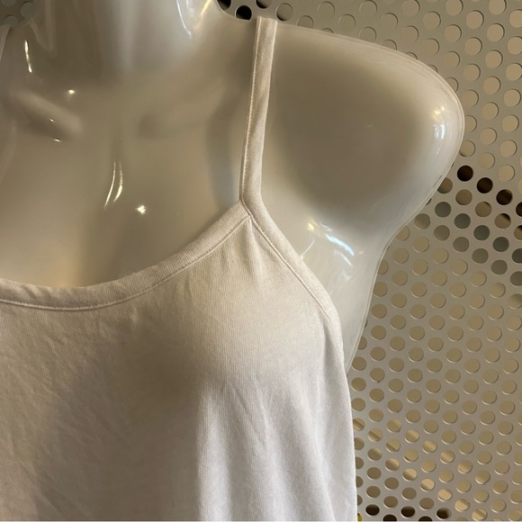 Chaser Bundle of Two Tank Tops Size Medium One Black One White NWT - Picture 10 of 14